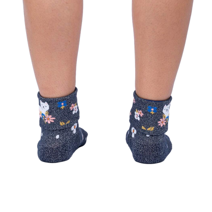 Sitting Kitty Turn Cuff