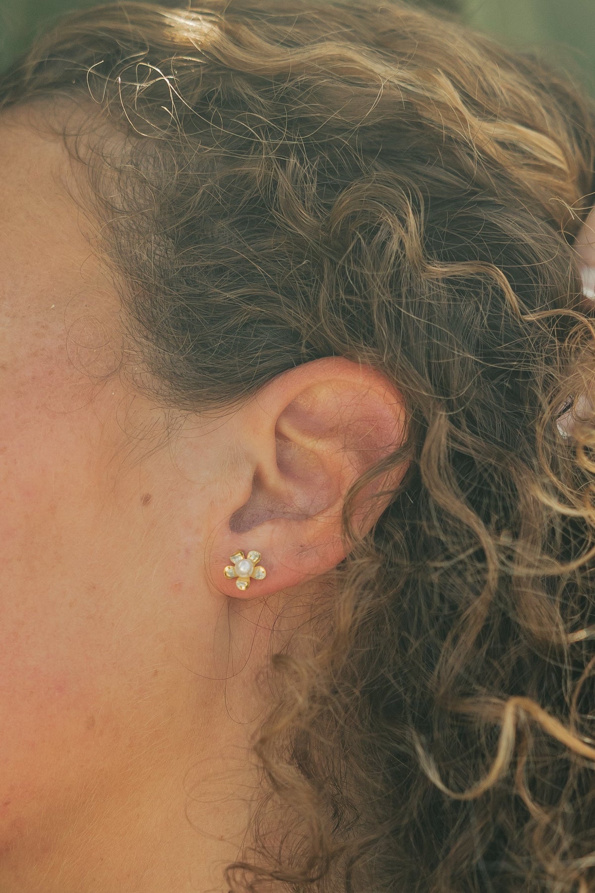 Pearl Flower Flatback Studs