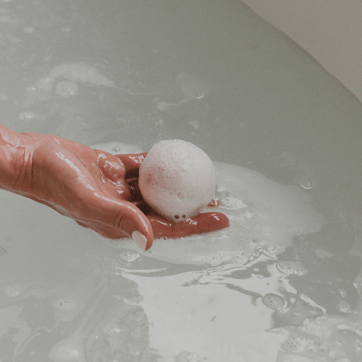 Restore and Renew White Eucalyptus 4.6 oz Bath Bomb