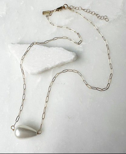 Rach B Freshwater pearl horizontal pendant necklace