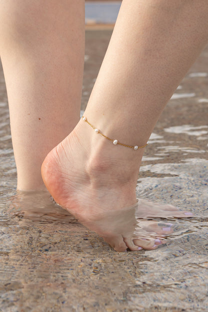 Evelynn Anklet in Freshwater Pearl