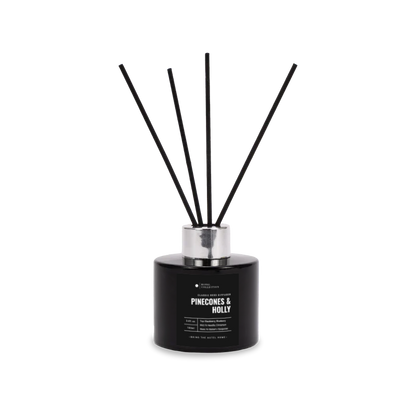 Pinecones & Holly Reed Diffuser