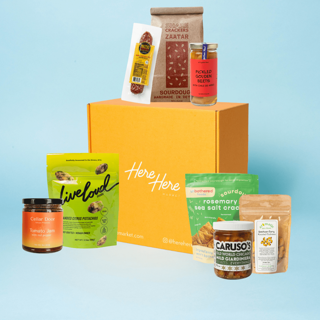 Premium Charcuterie Gift Basket: Spreads, Nuts & Dried Fruits